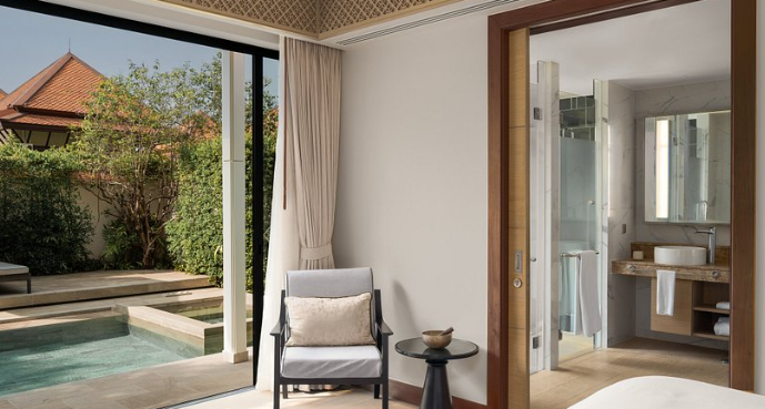 Review Santai di Banyan Tree Phuket dengan View Laut