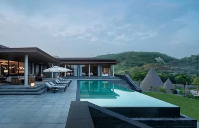 Review Hotel Bintang 5 di Atas Laut Terbaik 2026