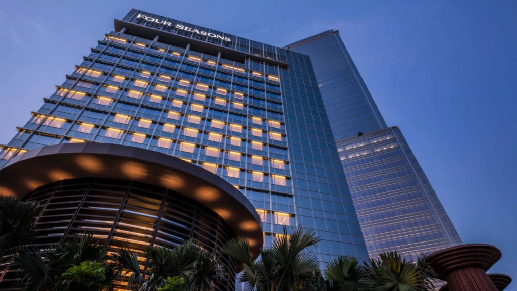 Four Seasons Jakarta Review Pengalaman Menginap Kelas Dunia