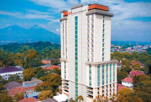 Review Hotel Modern Elegan Pelayanan Ramah Nyaman Menarik